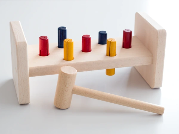ハンマー遊び　手作りおもちゃ